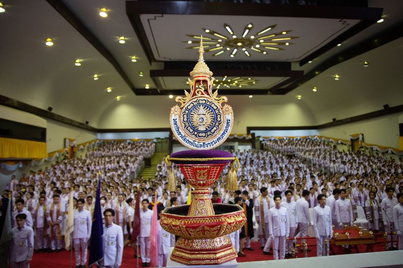 ข่าวในพระราชสำนัก องคมนตรี ผู้แทนพระองค์ พระราชทานปริญญาบัตร แก่ บัณฑิต ของ มหาวิทยาลัยเทคโนโลยีราชมงคลพระนคร และมหาวิทยาลัยเทคโนโลยีราชมงคลรัตนโกสินทร์ เมื่อวันที่ ๒๒ พฤศจิกายน พุทธศักราช ๒๕๖๗ ณ หอประชุมพุทธมณฑล จังหวัดนครปฐม #ศิลปศาสตร์ ฟาสฟอร์เวิร์ด